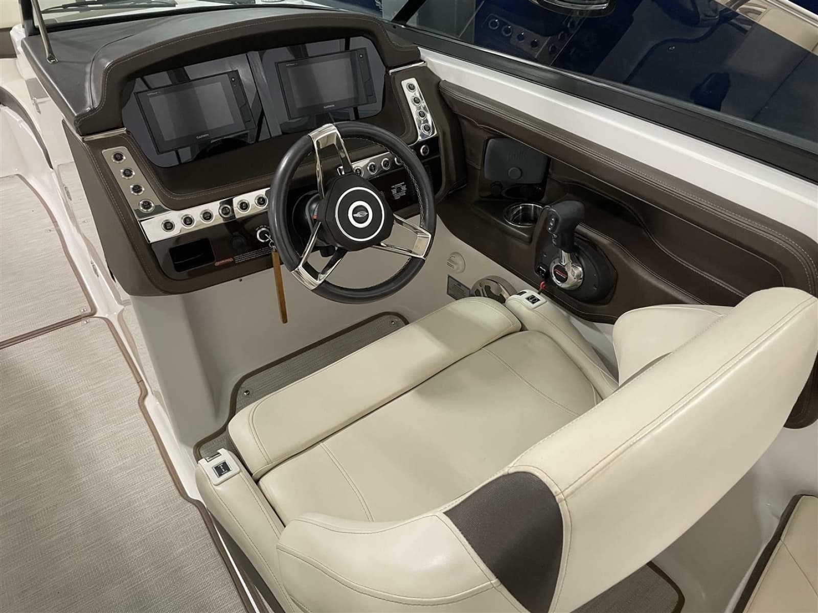 2019 Chaparral 297 SSX