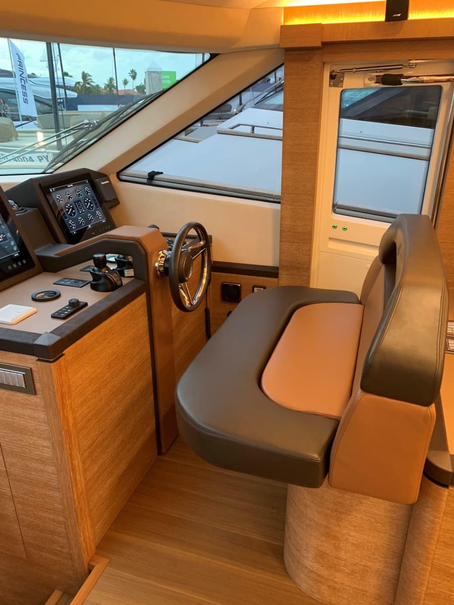 2018 Monte Carlo Yachts MCY 65