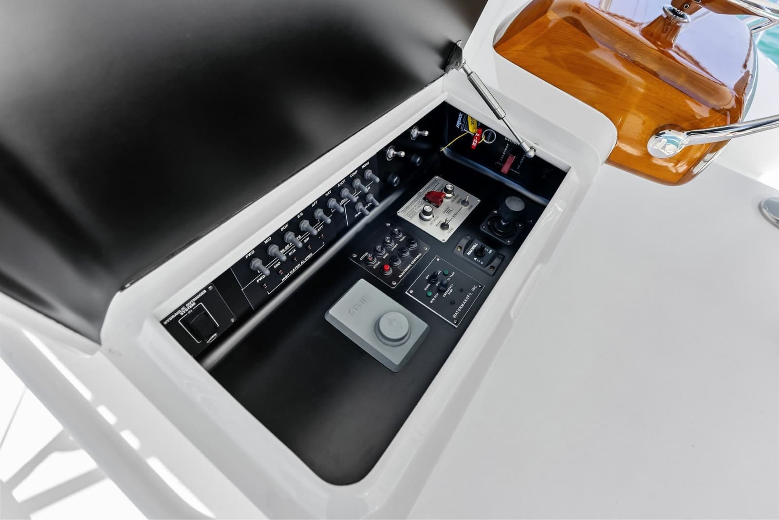 2017 Weaver Custom Sportfish - Photo 33