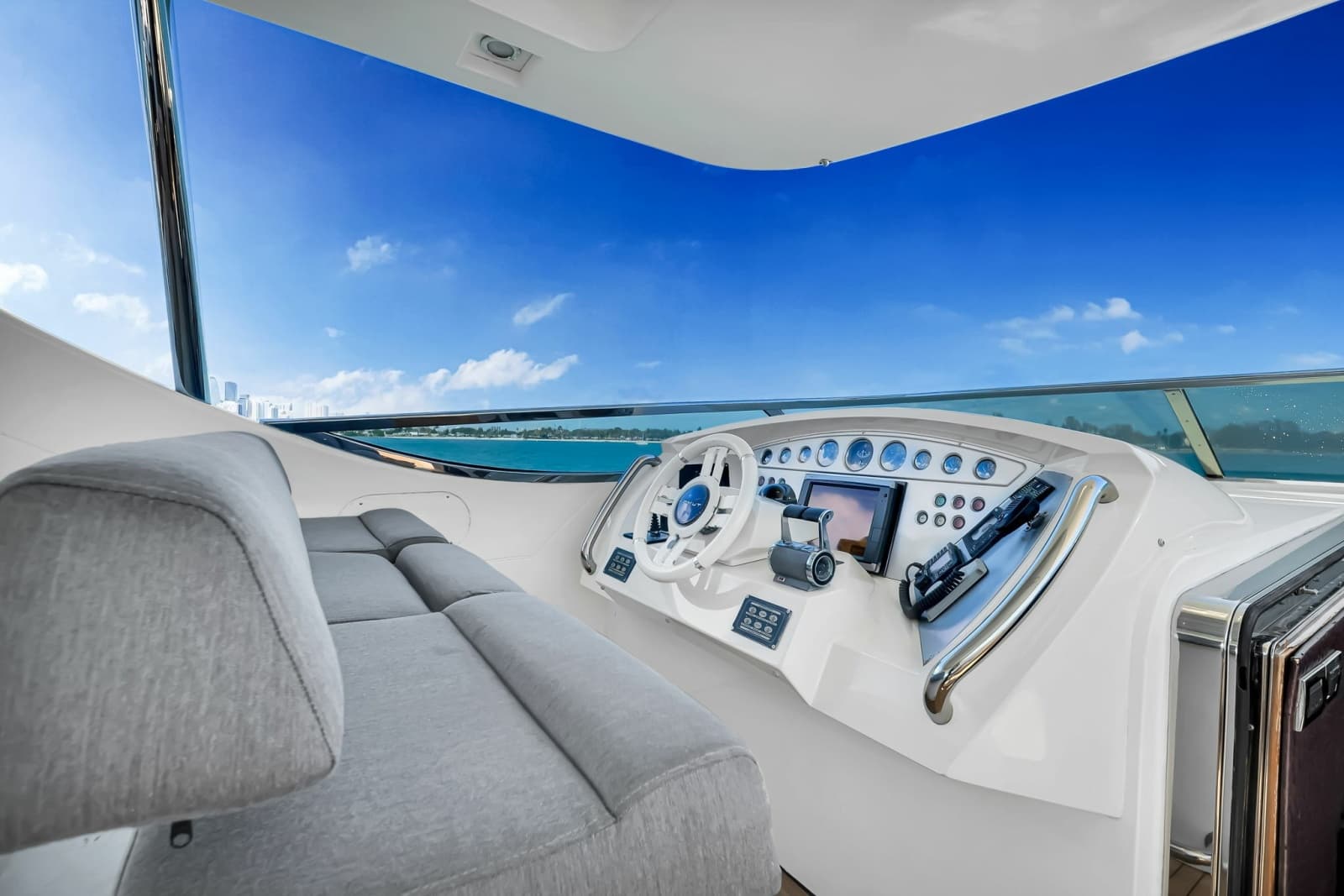 2005 Azimut 105