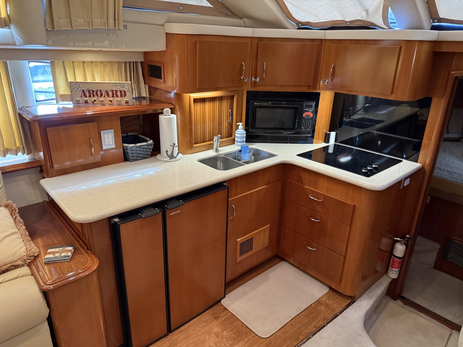 2006 Carver 44 CMY - Photo 9