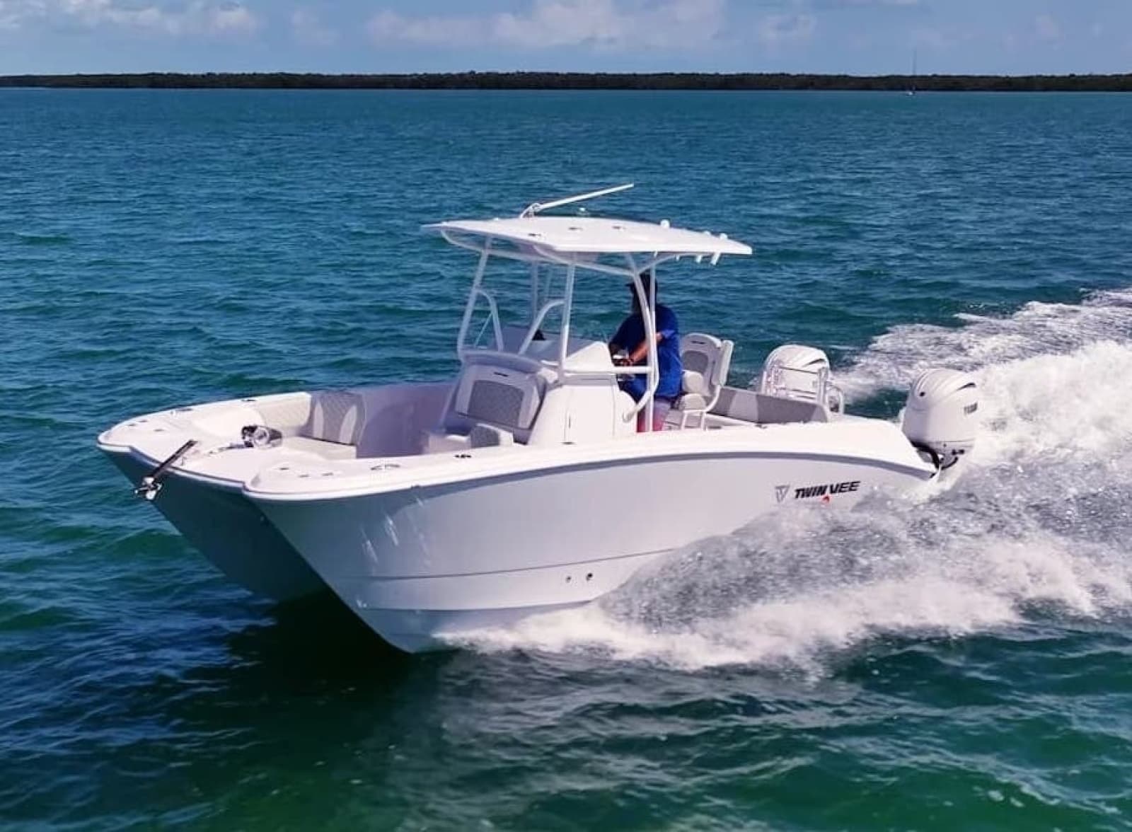 2026 Twin Vee 240 GFX2 CC