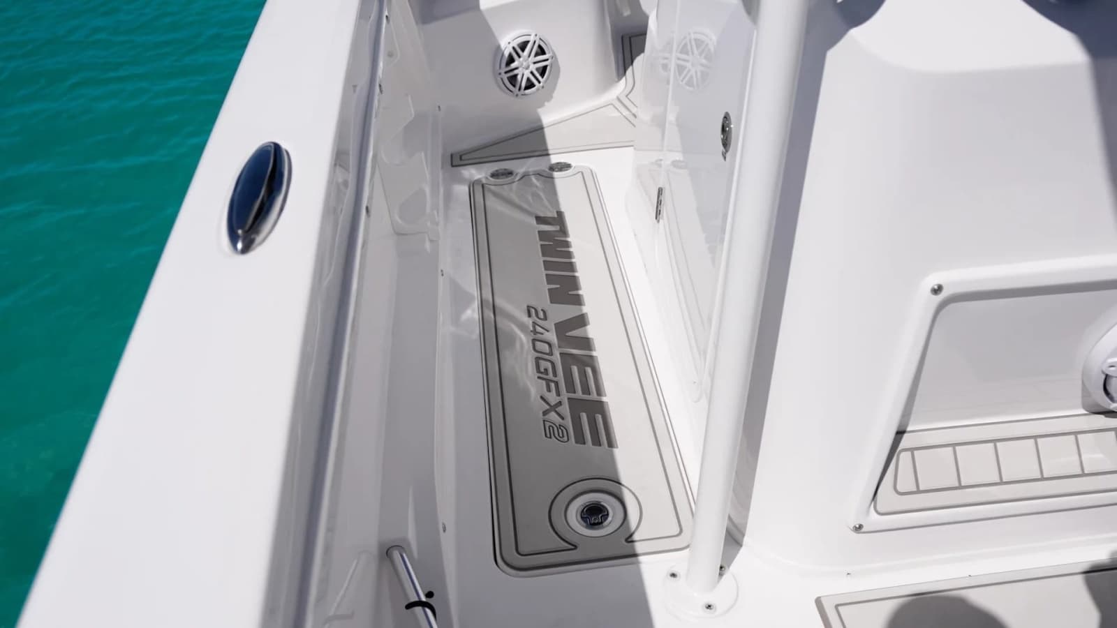 2026 Twin Vee 240 GFX2 CC