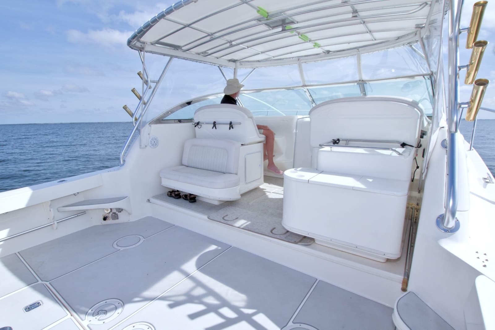 1997 Sea Ray 370 Express Cruiser - Photo 23