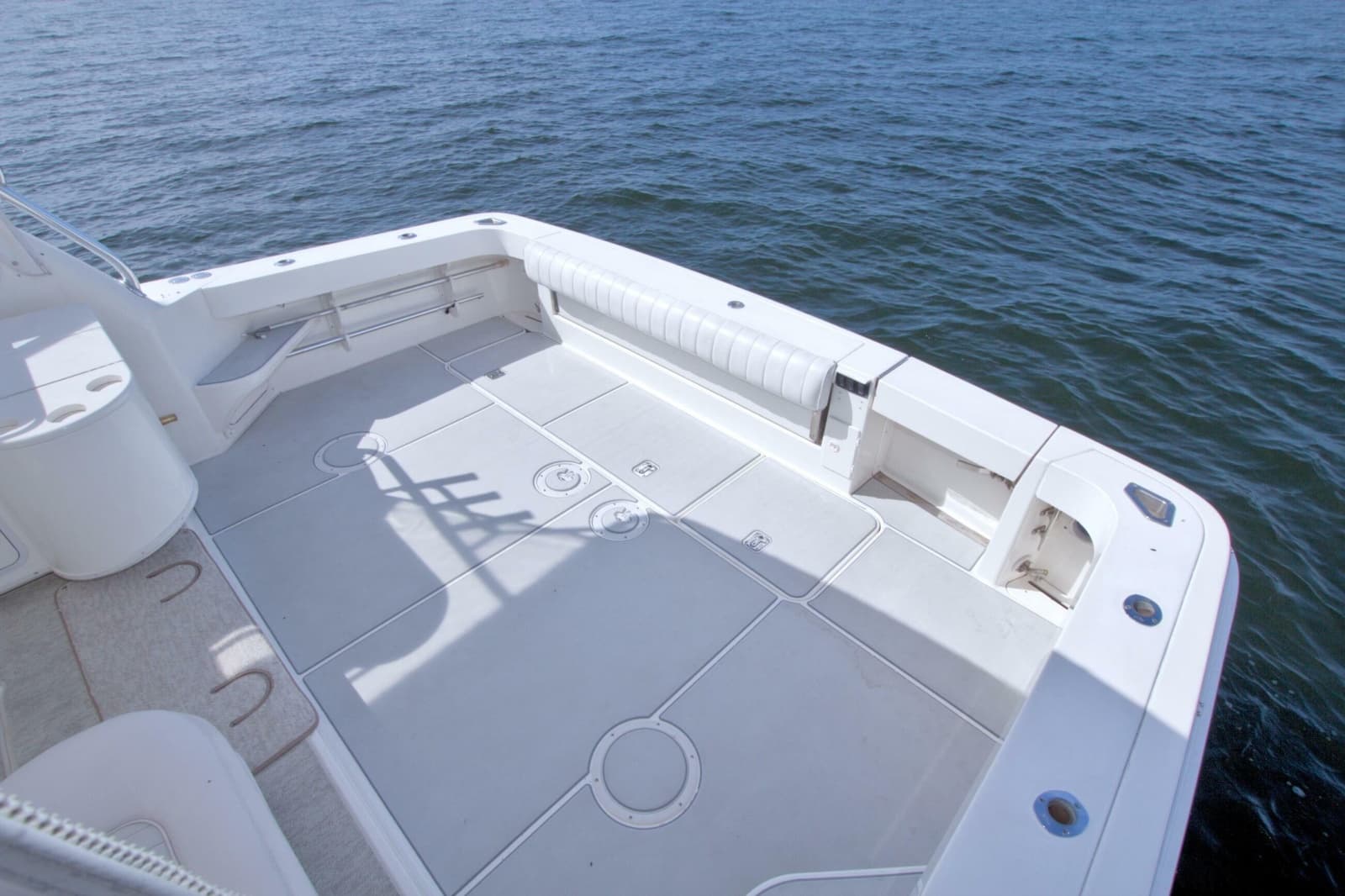 1997 Sea Ray 370 Express Cruiser - Photo 18