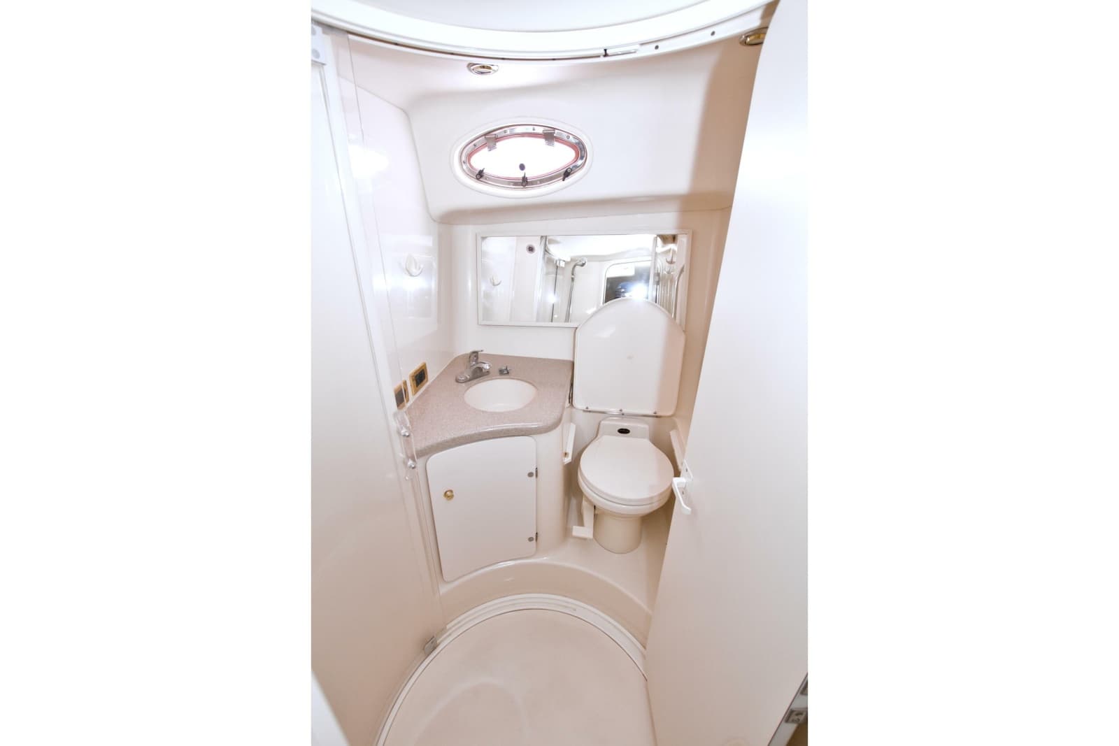 1997 Sea Ray 370 Express Cruiser - Photo 46