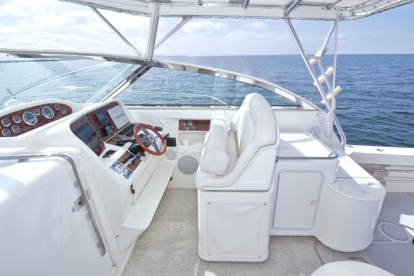 1997 Sea Ray 370 Express Cruiser - Photo 28