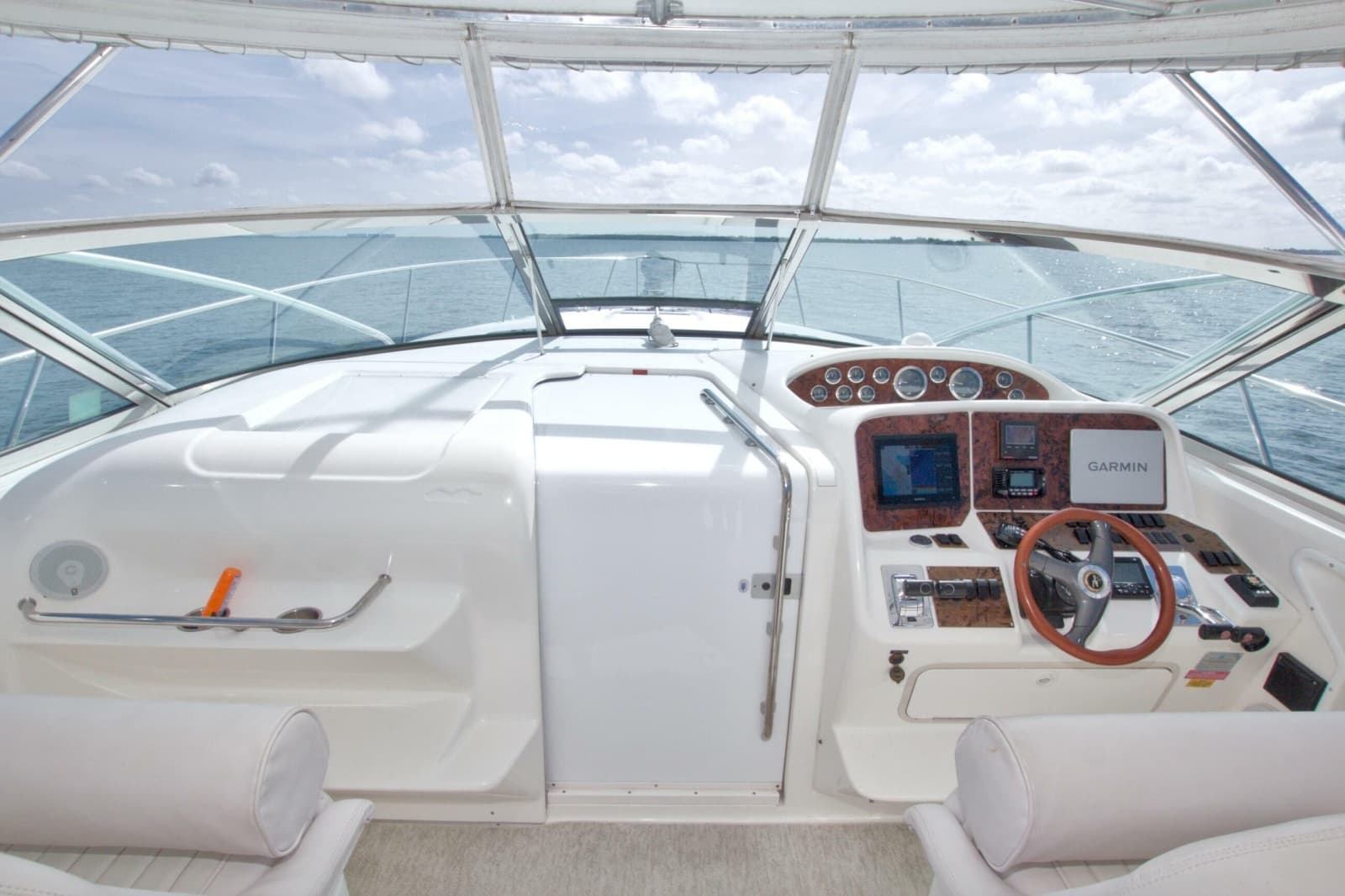 1997 Sea Ray 370 Express Cruiser - Photo 33