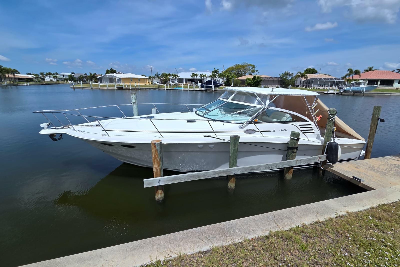 1997 Sea Ray 370 Express Cruiser - Photo 70