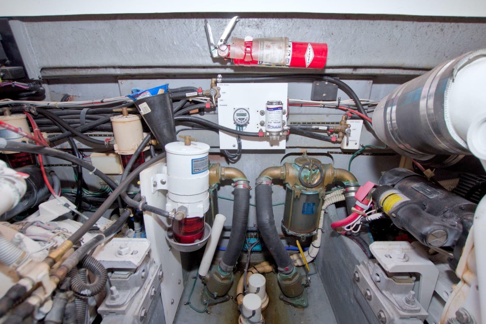 1997 Sea Ray 370 Express Cruiser - Photo 64