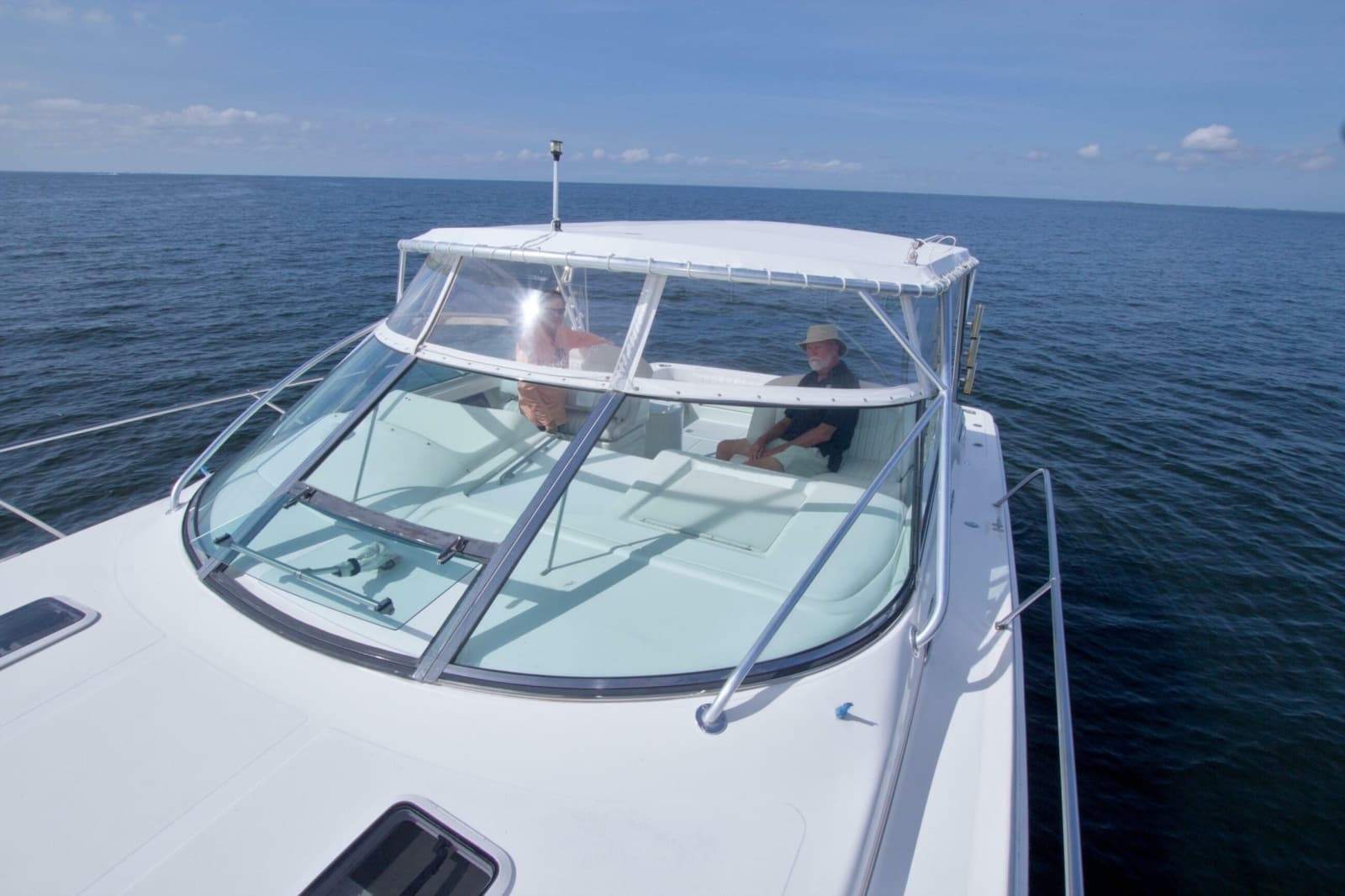 1997 Sea Ray 370 Express Cruiser - Photo 17