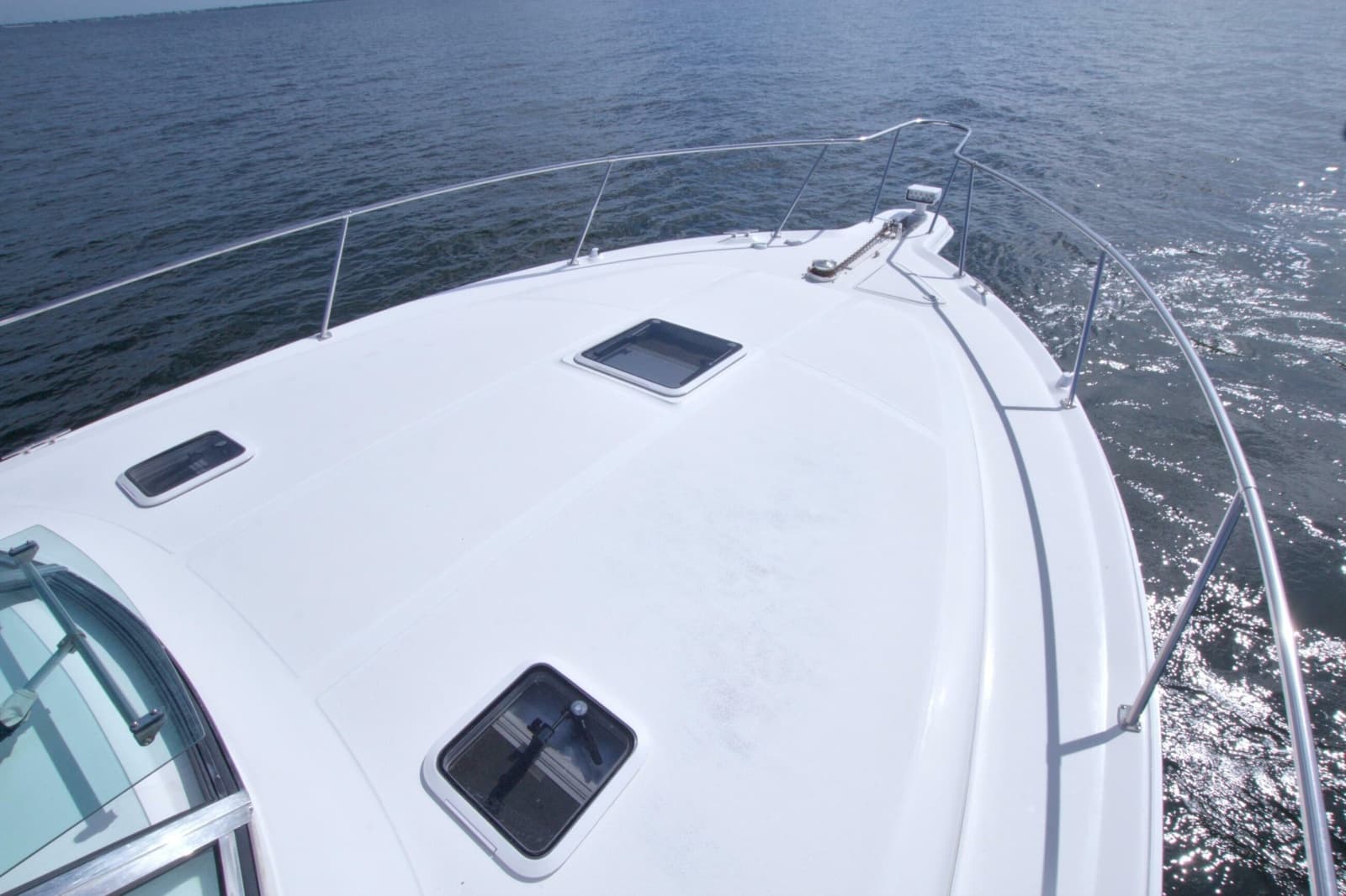 1997 Sea Ray 370 Express Cruiser - Photo 12