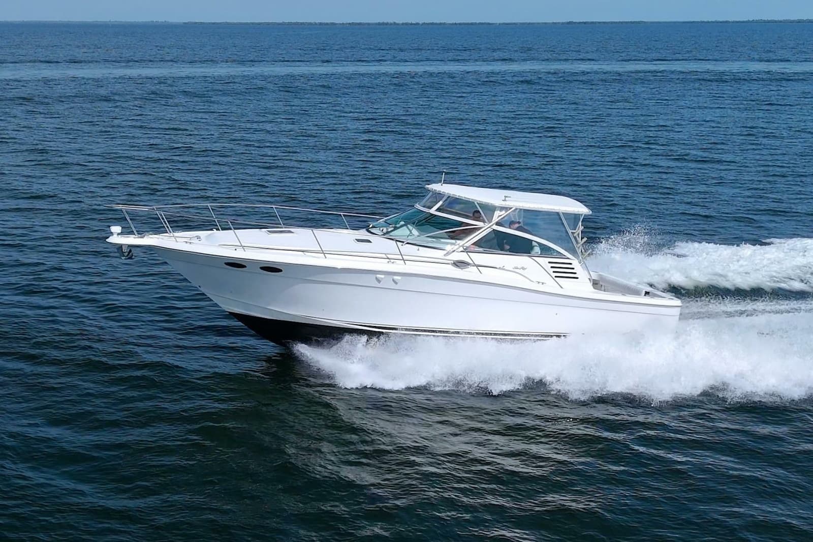 1997 Sea Ray 370 Express Cruiser - Photo 6