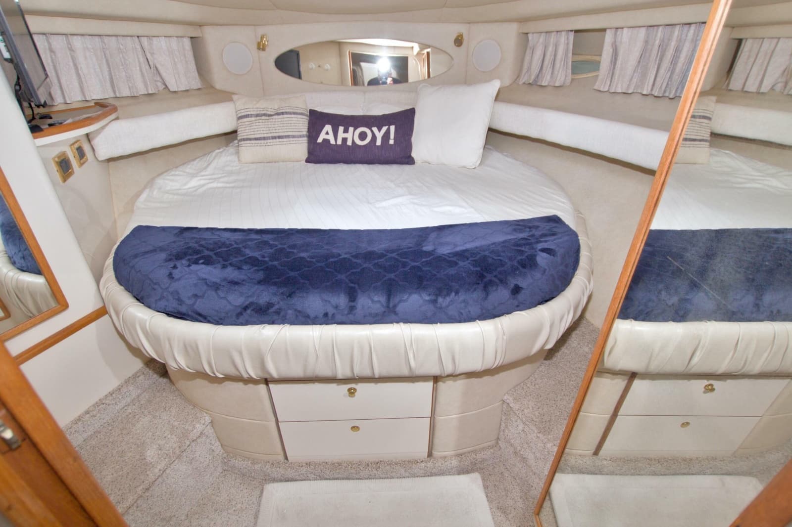 1997 Sea Ray 370 Express Cruiser - Photo 39