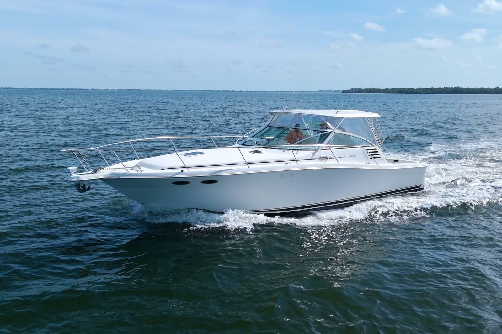 1997 Sea Ray 370 Express Cruiser - Photo 4