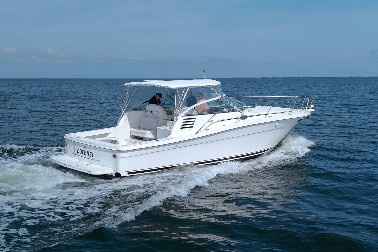 1997 Sea Ray 370 Express Cruiser - Photo 10
