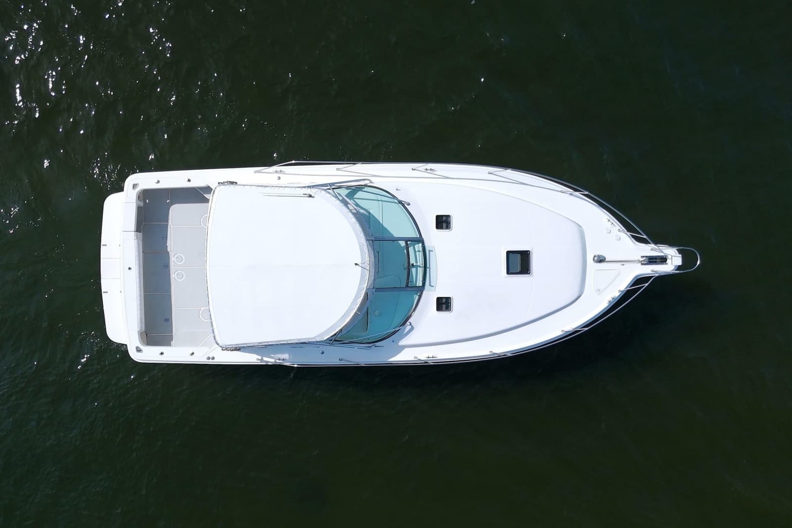 1997 Sea Ray 370 Express Cruiser - Photo 2