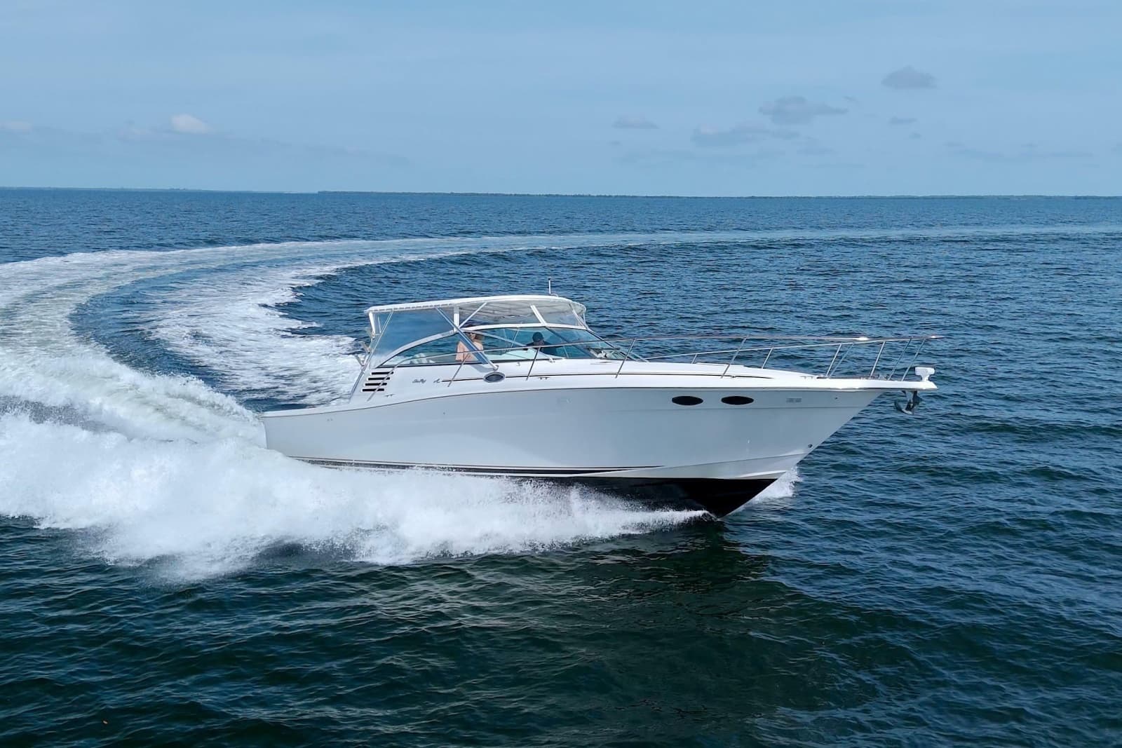 1997 Sea Ray 370 Express Cruiser - Photo 7