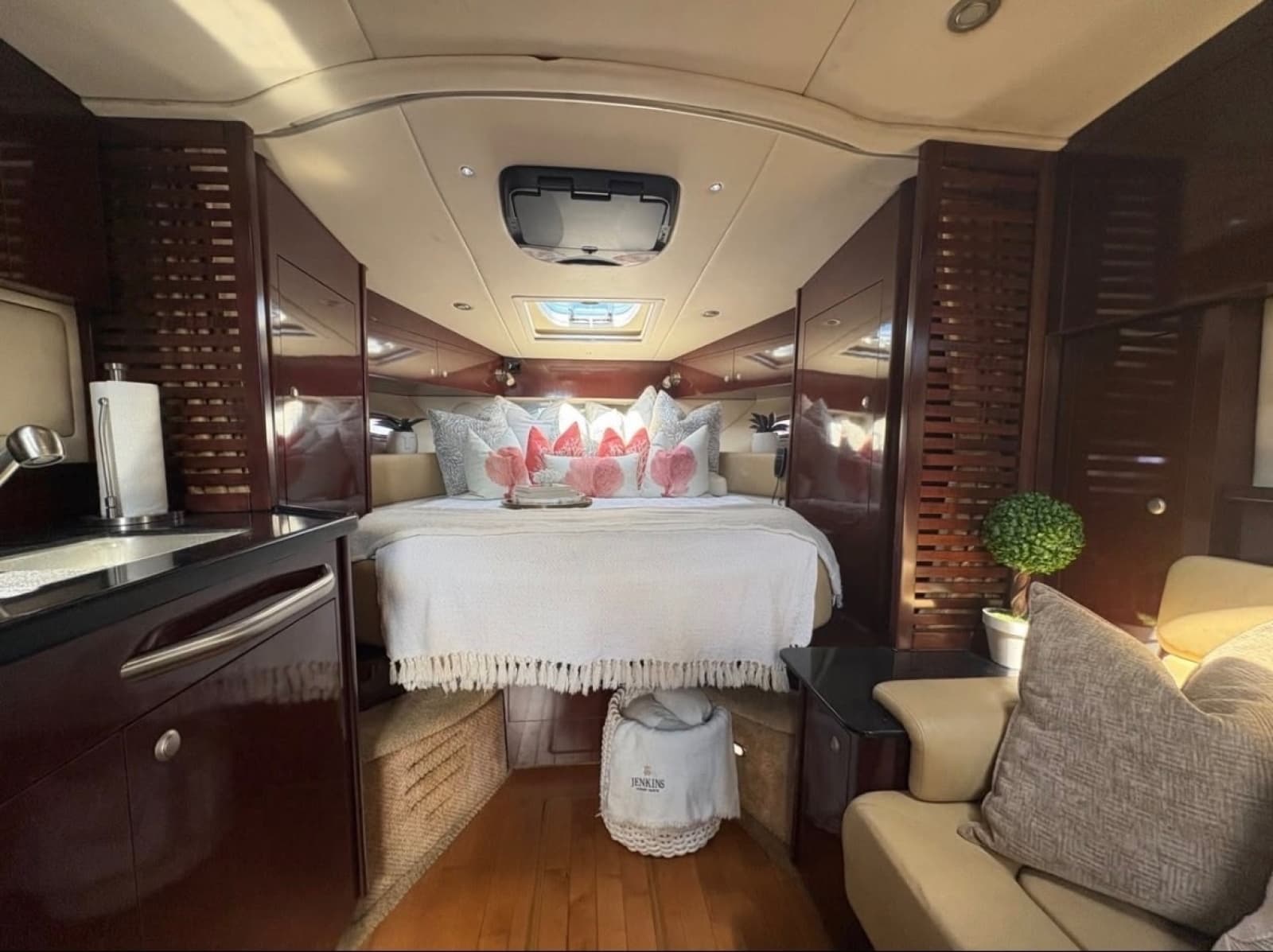 2009 Sea Ray Sundancer 350