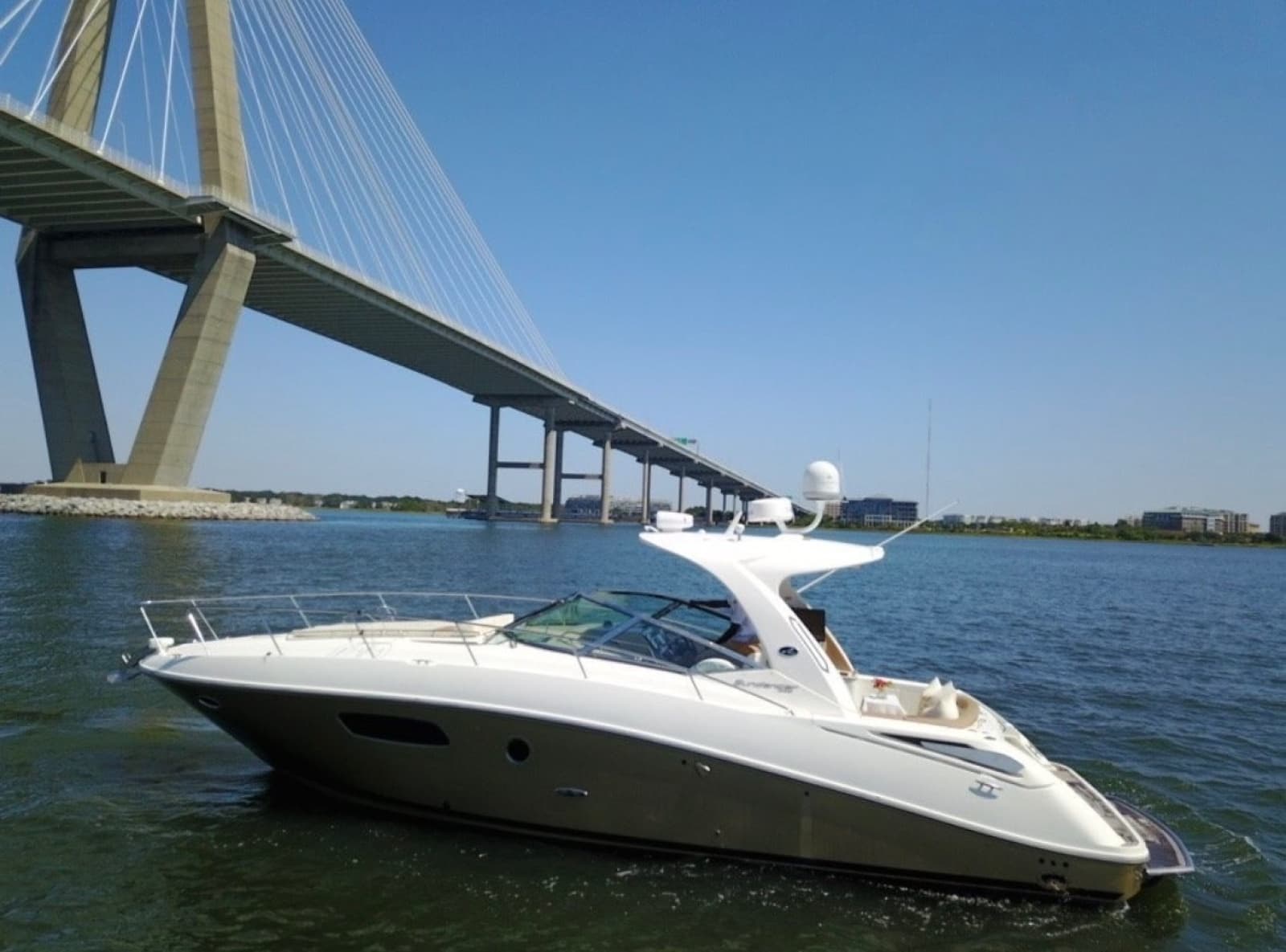 2009 Sea Ray Sundancer 350