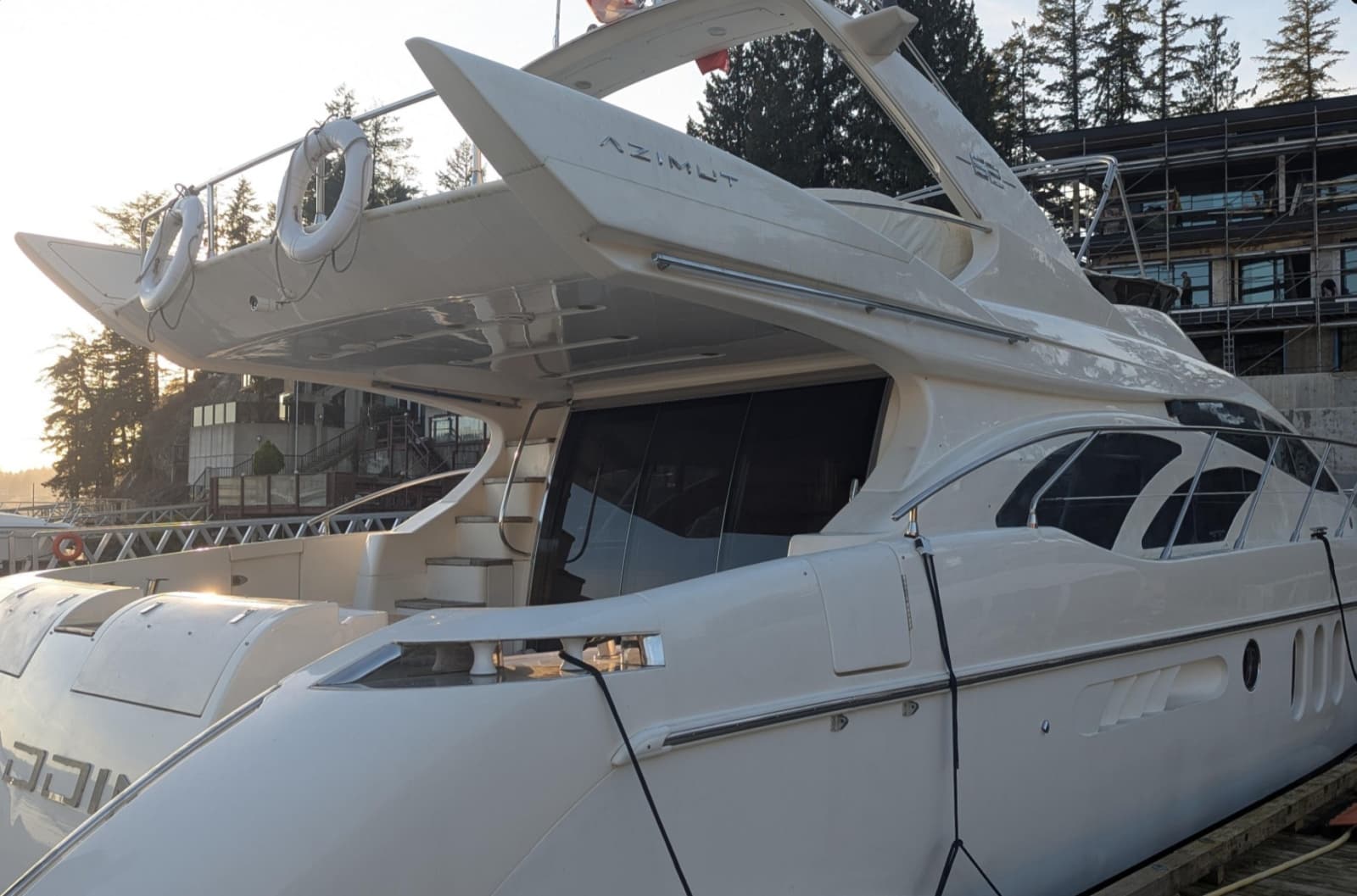 2005 Azimut Fly 62