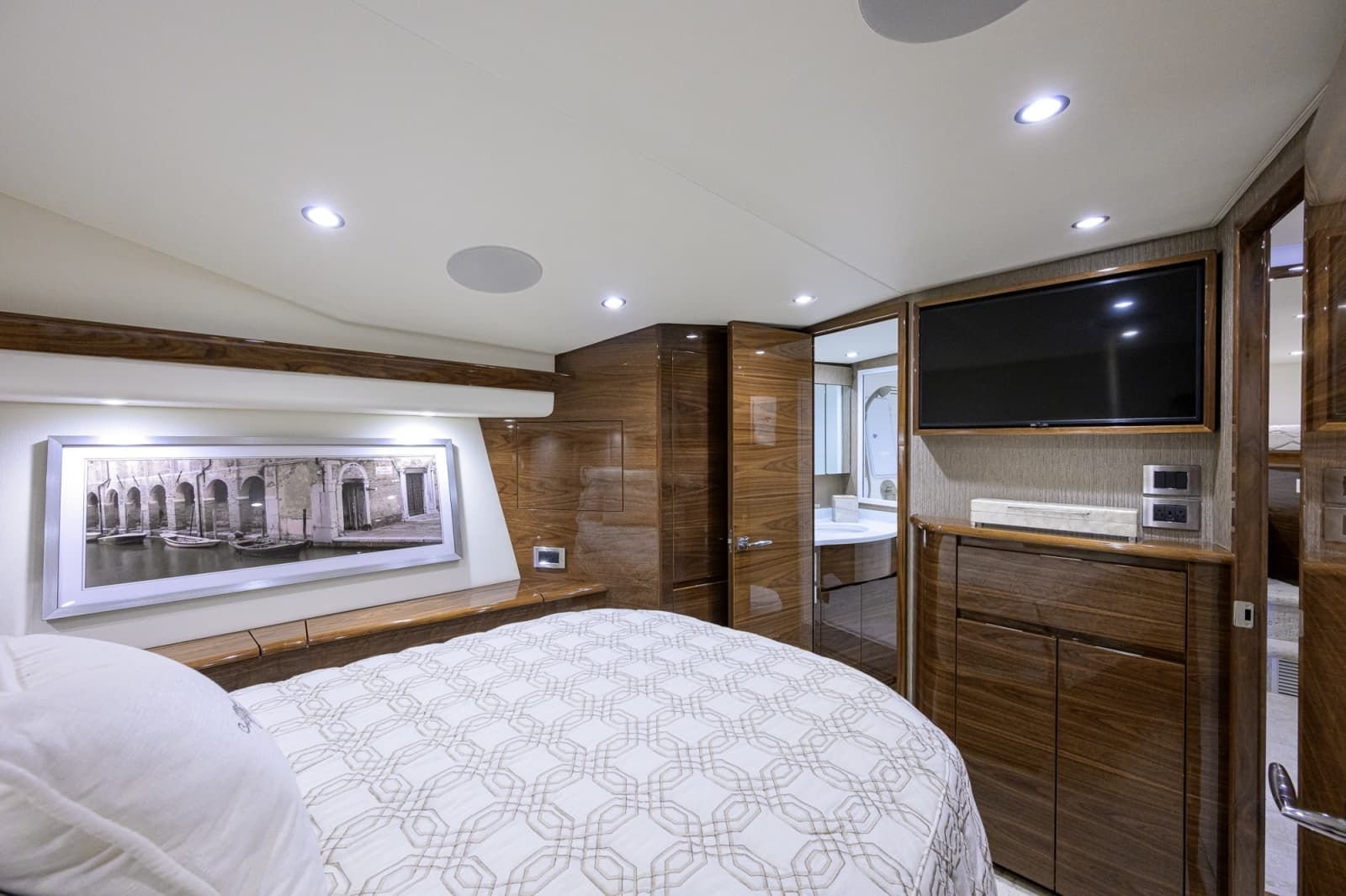 2024 Viking 54 Convertible - Photo 13