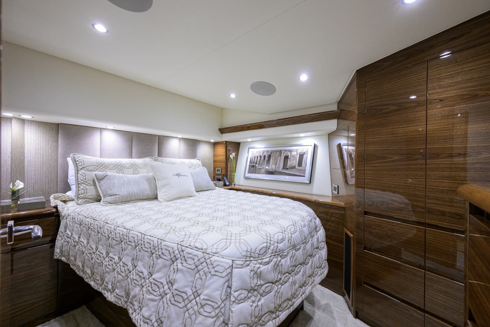 2024 Viking 54 Convertible - Photo 11