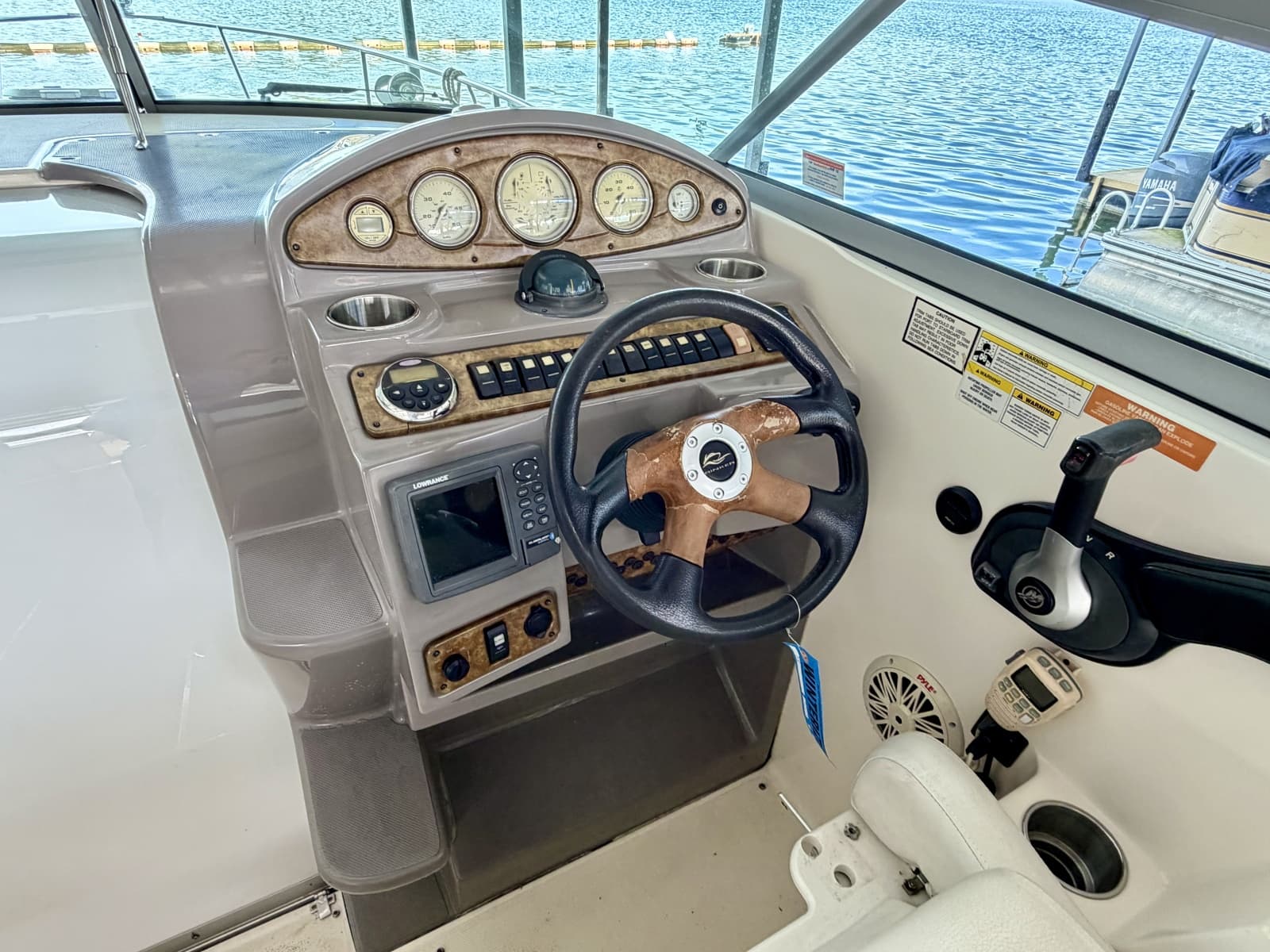 2008 Rinker 280 Express Cruiser