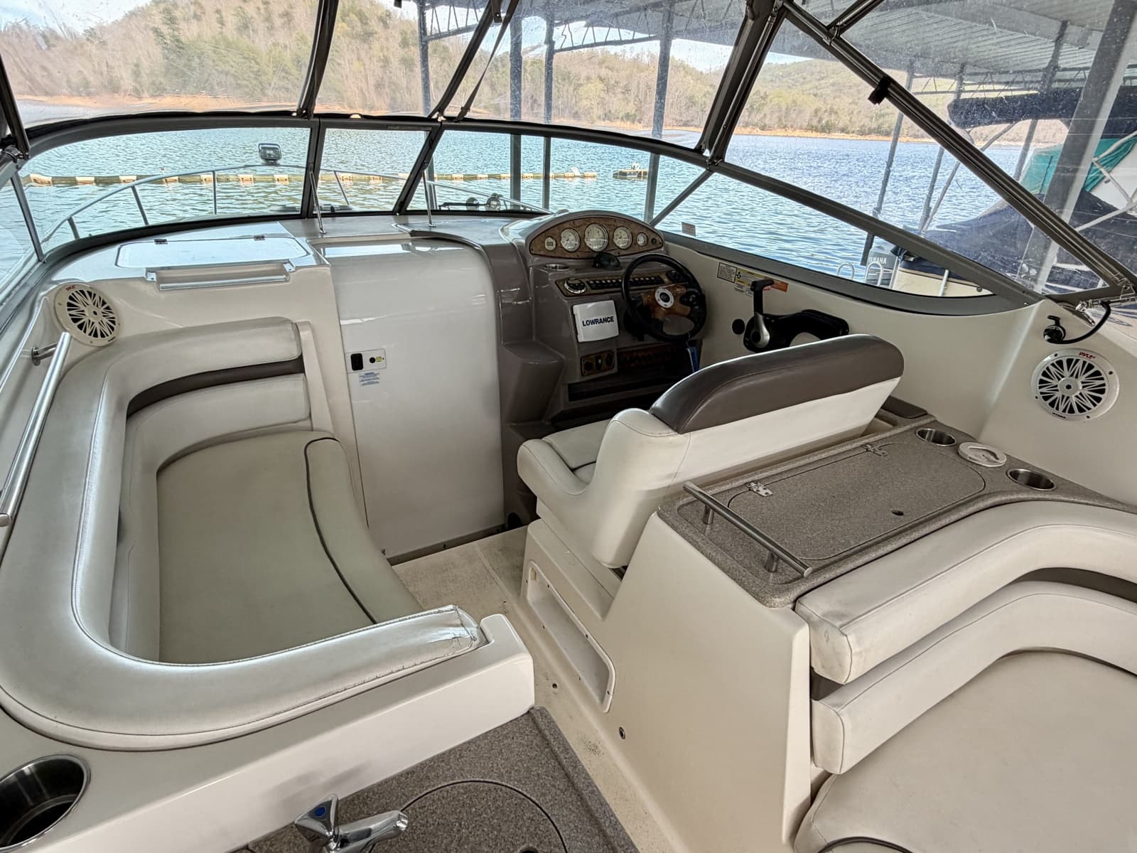 2008 Rinker 280 Express Cruiser