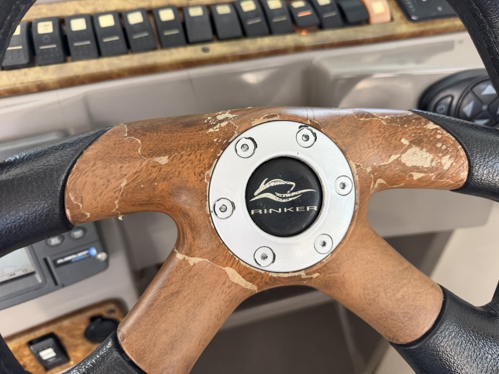 2008 Rinker 280 Express Cruiser