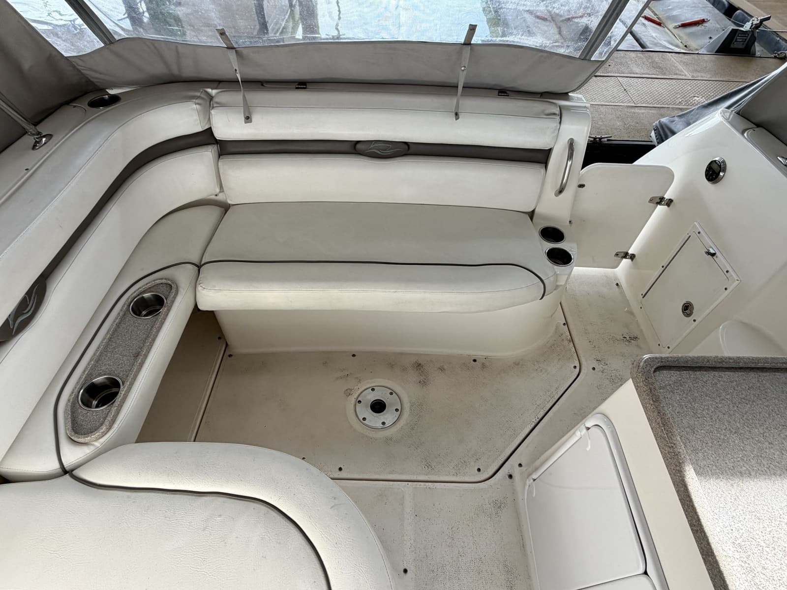 2008 Rinker 280 Express Cruiser