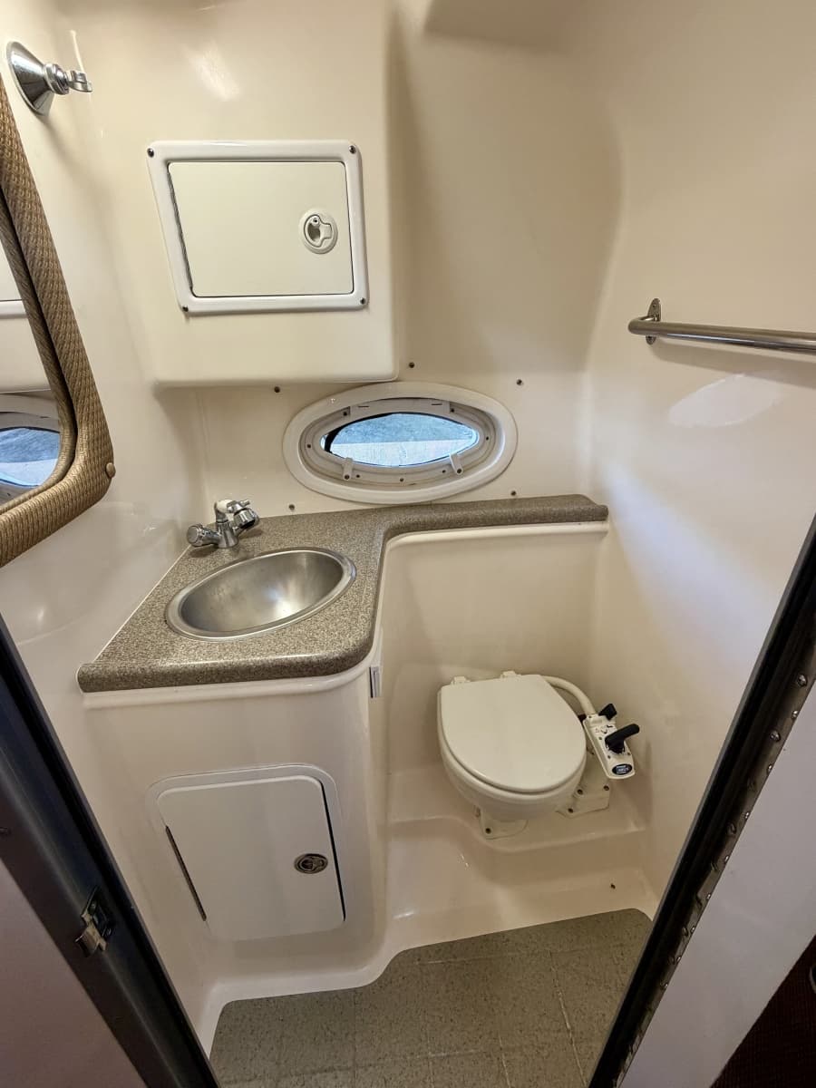 2008 Rinker 280 Express Cruiser