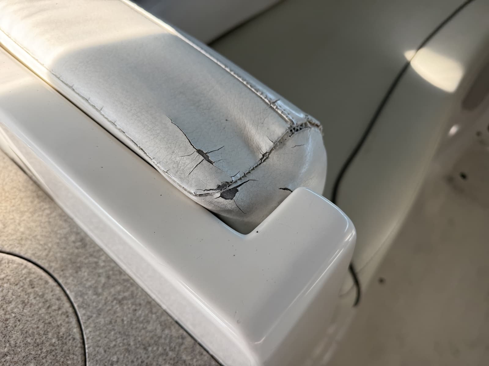 2008 Rinker 280 Express Cruiser