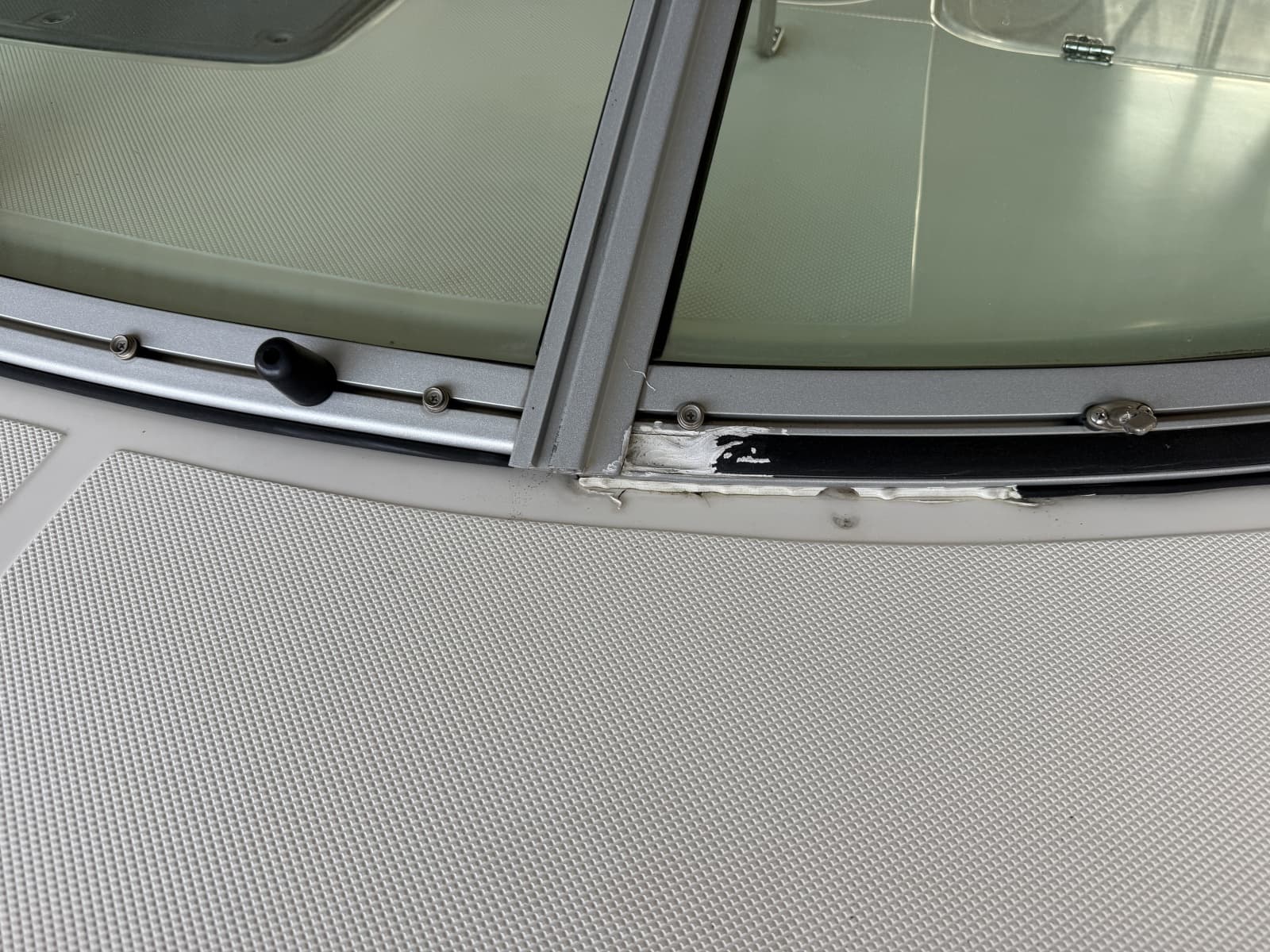 2008 Rinker 280 Express Cruiser