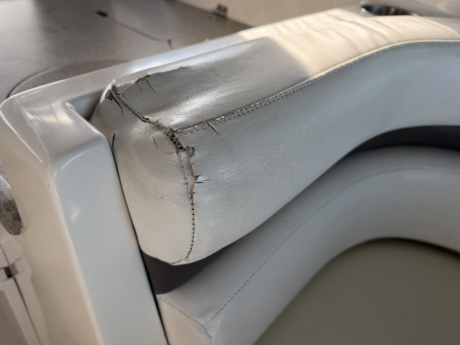 2008 Rinker 280 Express Cruiser