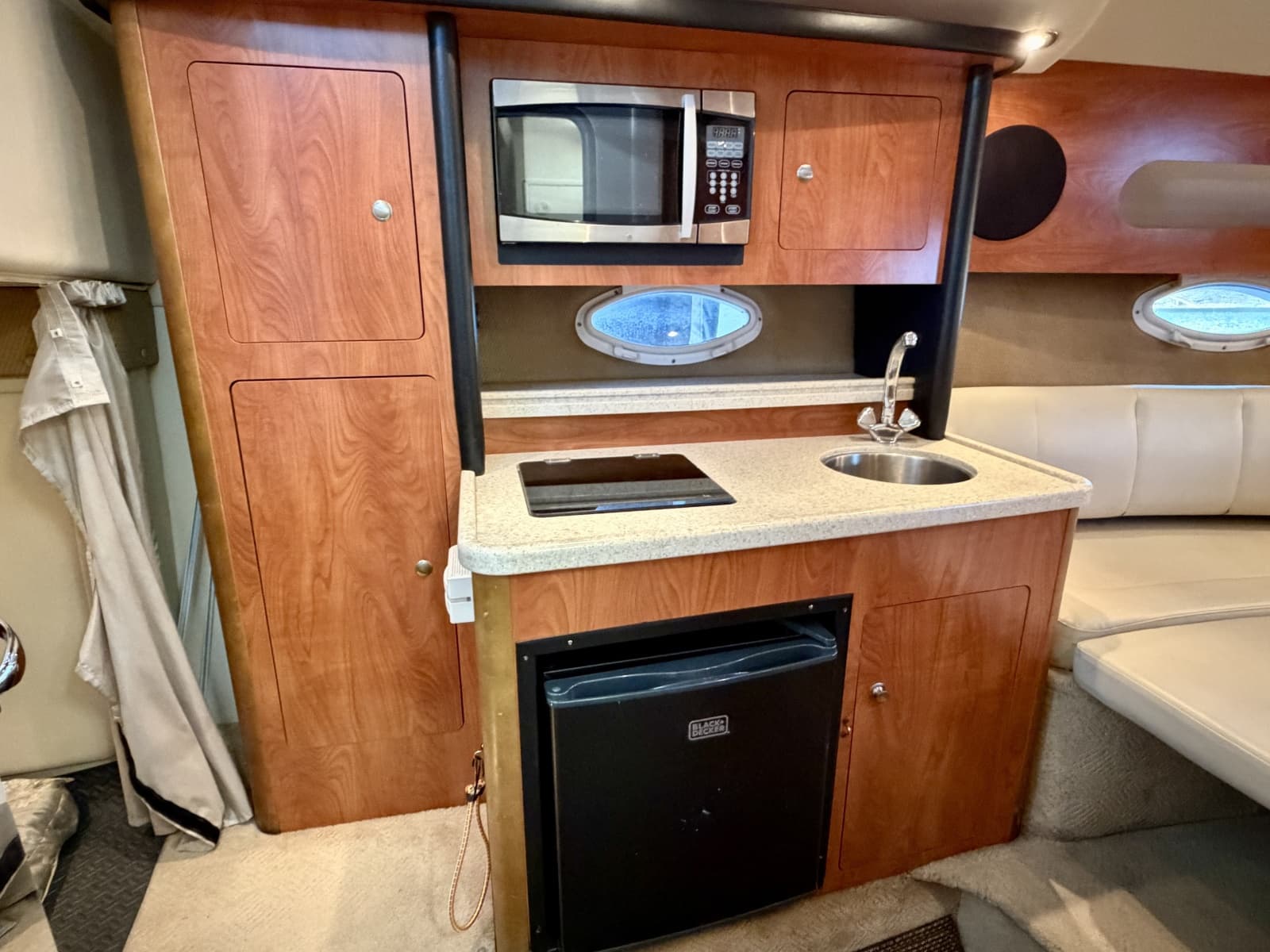 2008 Rinker 280 Express Cruiser