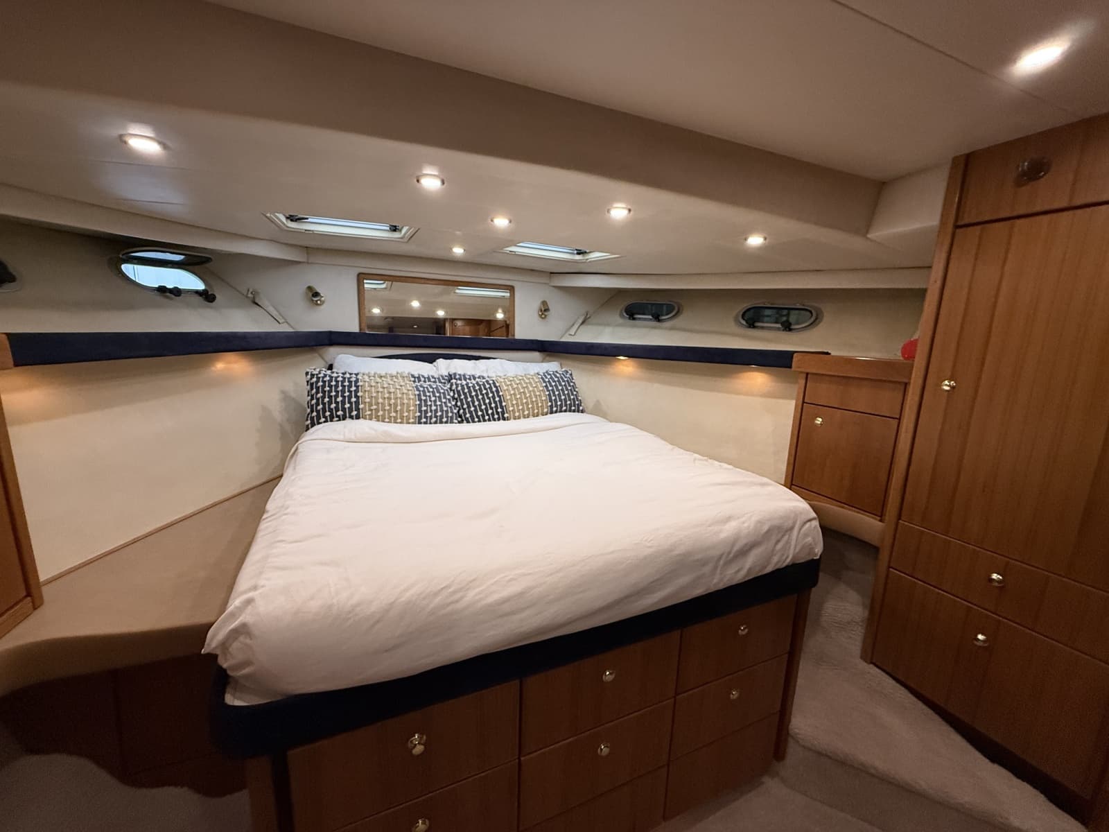1998 Bayliner 4788 - Photo 31