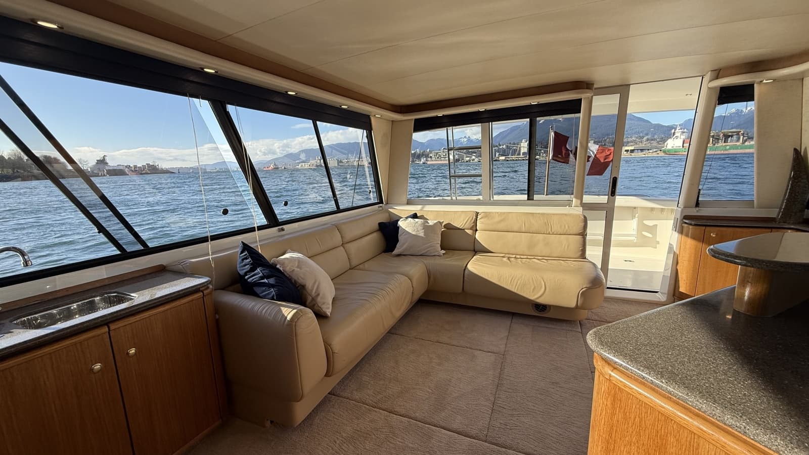 1998 Bayliner 4788 - Photo 21