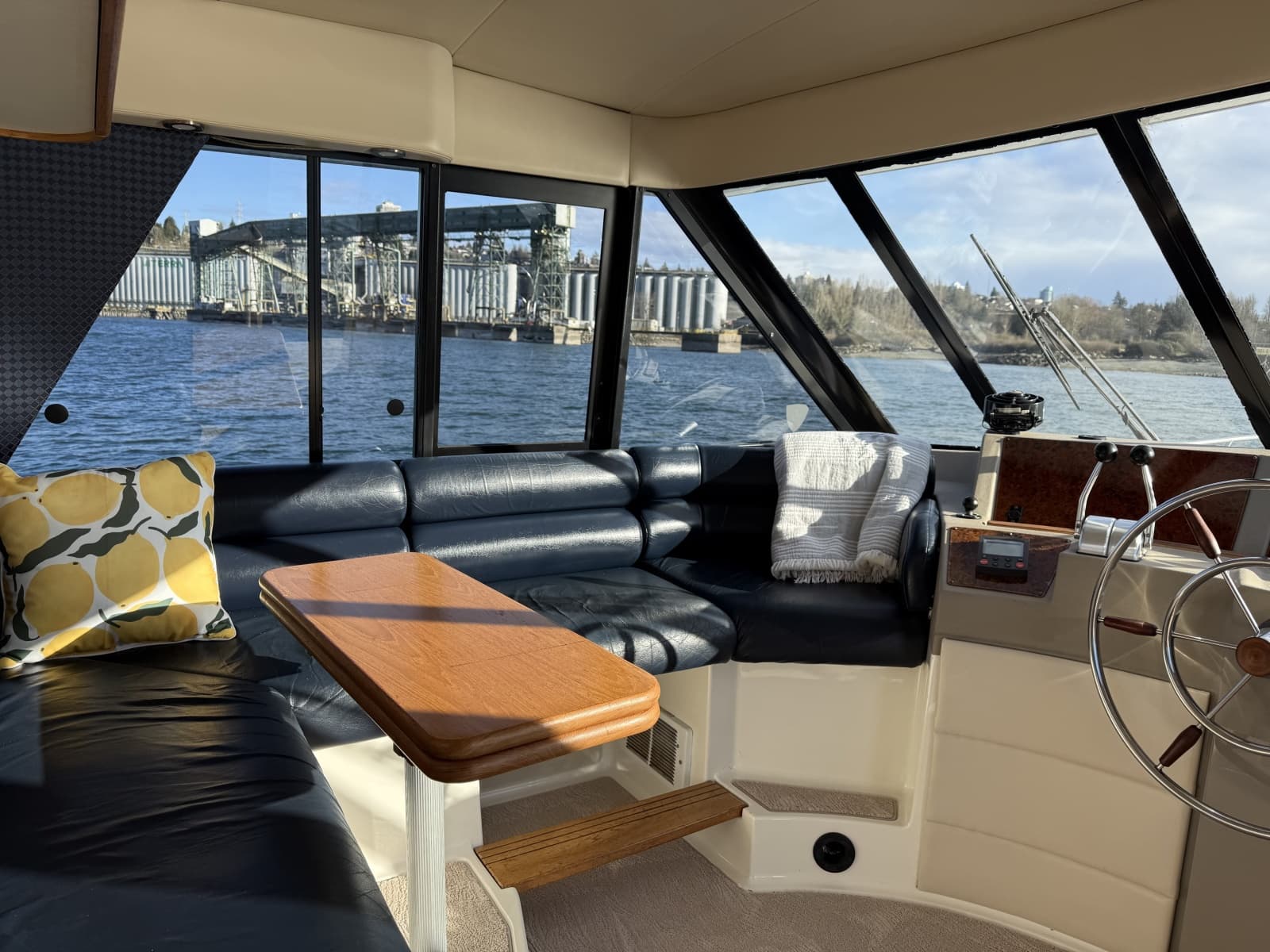 1998 Bayliner 4788 - Photo 28