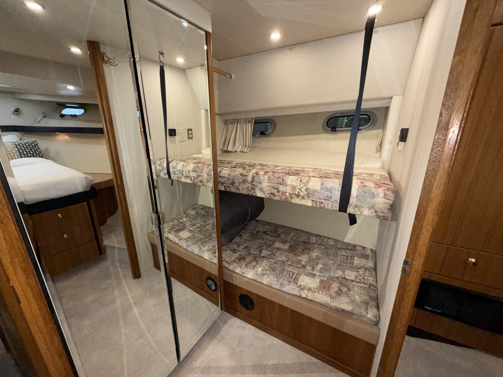 1998 Bayliner 4788 - Photo 34