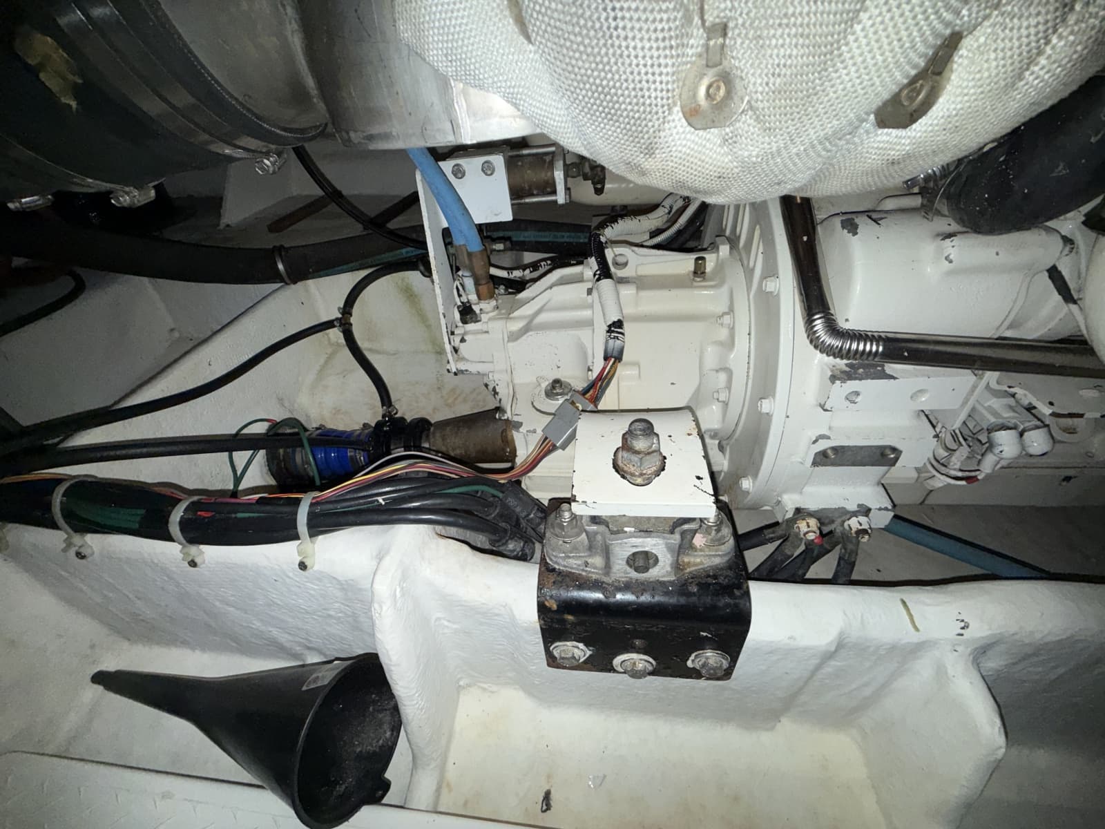 1998 Bayliner 4788 - Photo 48