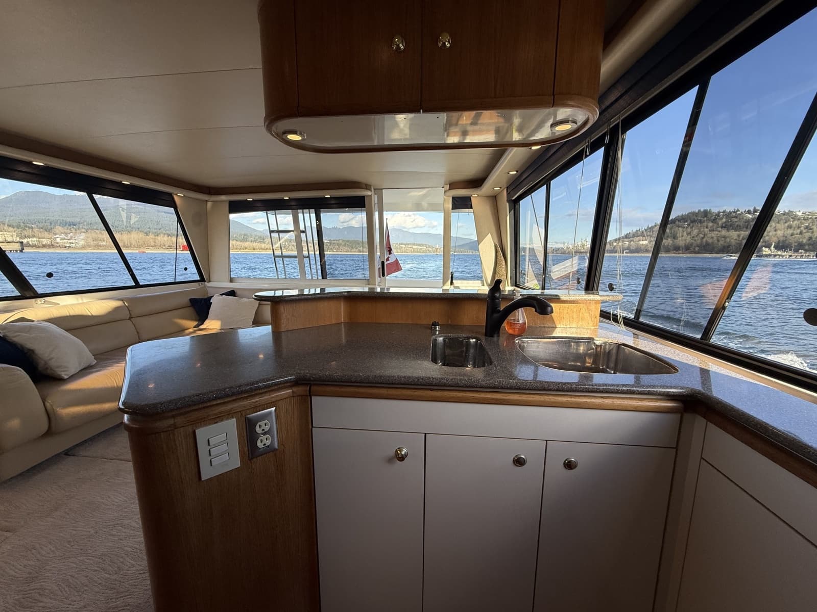 1998 Bayliner 4788 - Photo 18