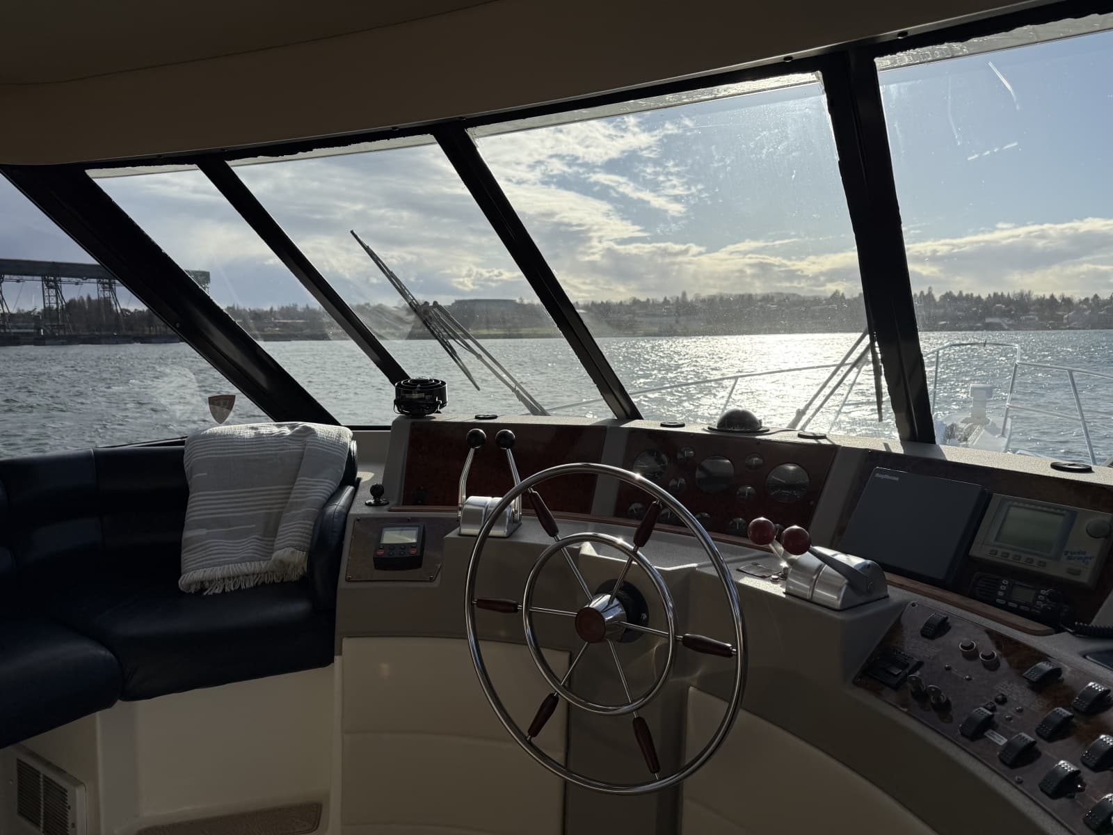 1998 Bayliner 4788 - Photo 24