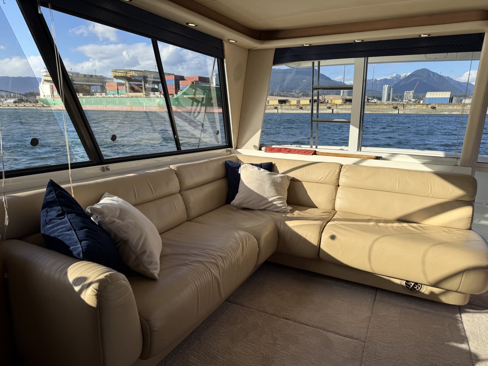 1998 Bayliner 4788 - Photo 23