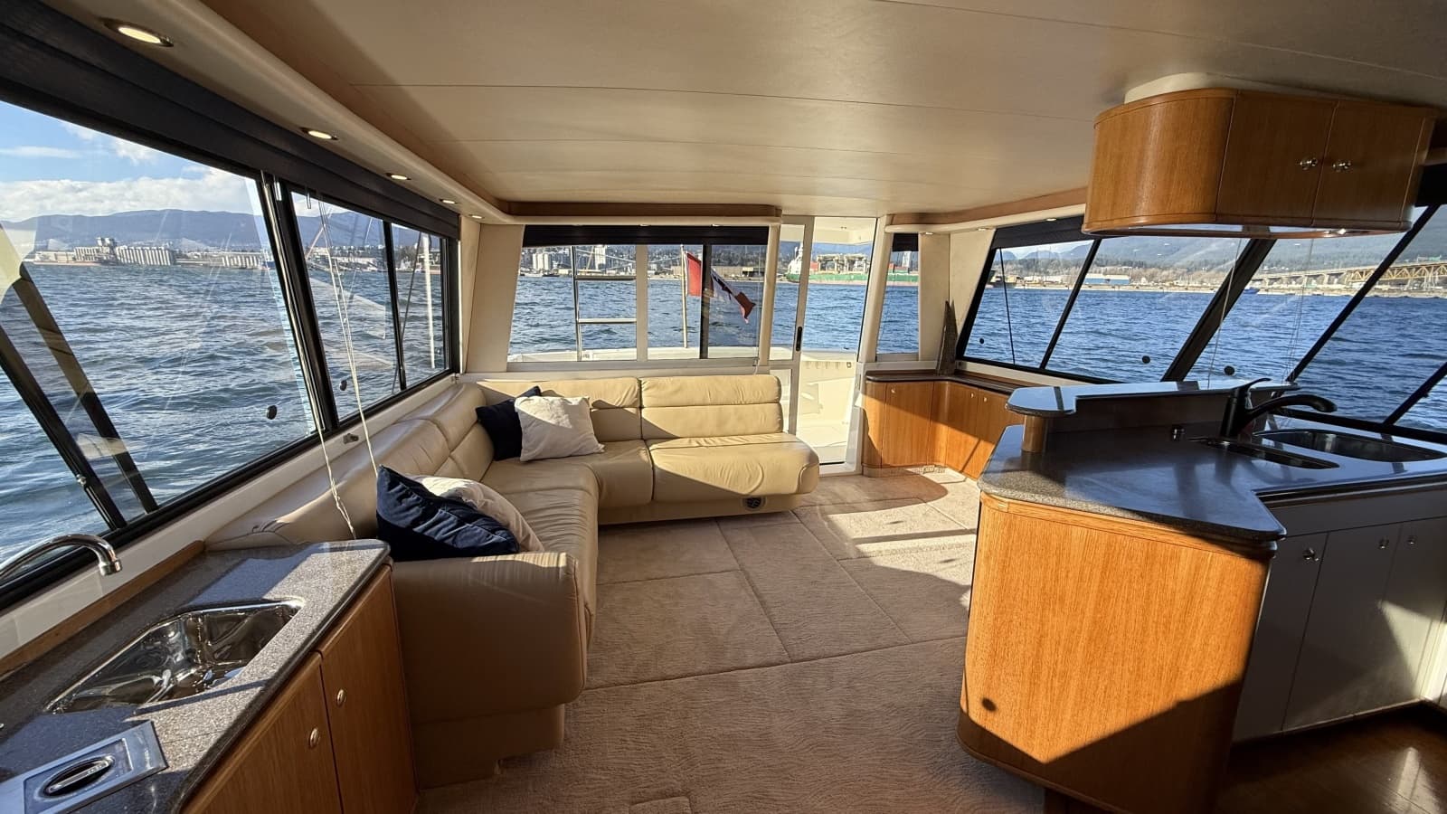 1998 Bayliner 4788 - Photo 20