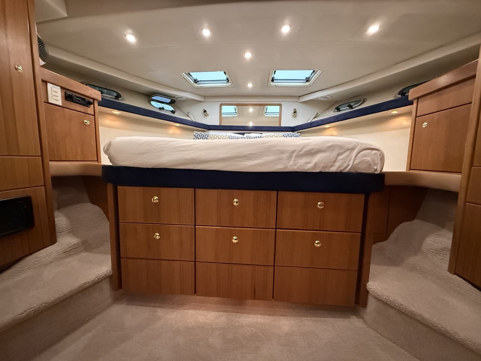 1998 Bayliner 4788 - Photo 32