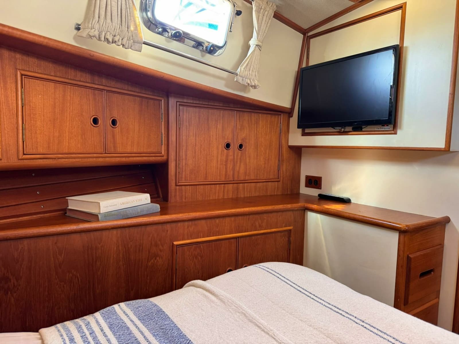 1999 Grand Banks Yachts  - Photo 27