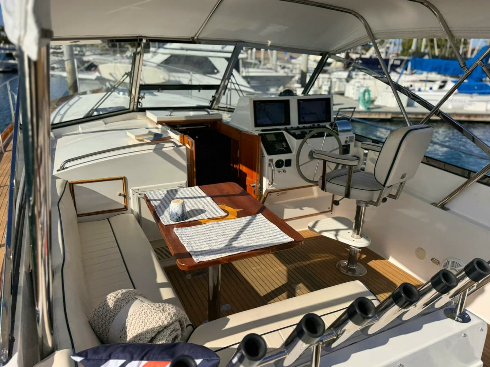 1999 Grand Banks Yachts  - Photo 12