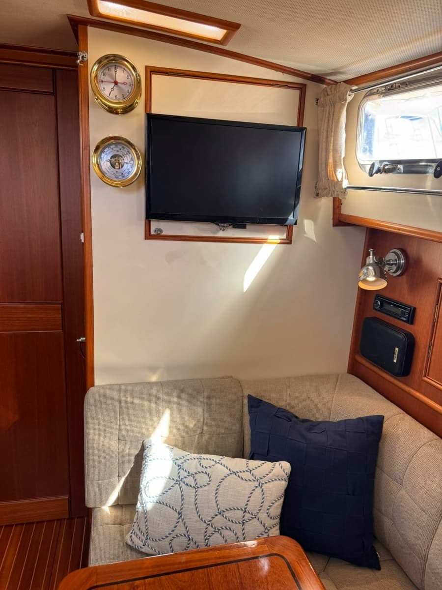 1999 Grand Banks Yachts  - Photo 29
