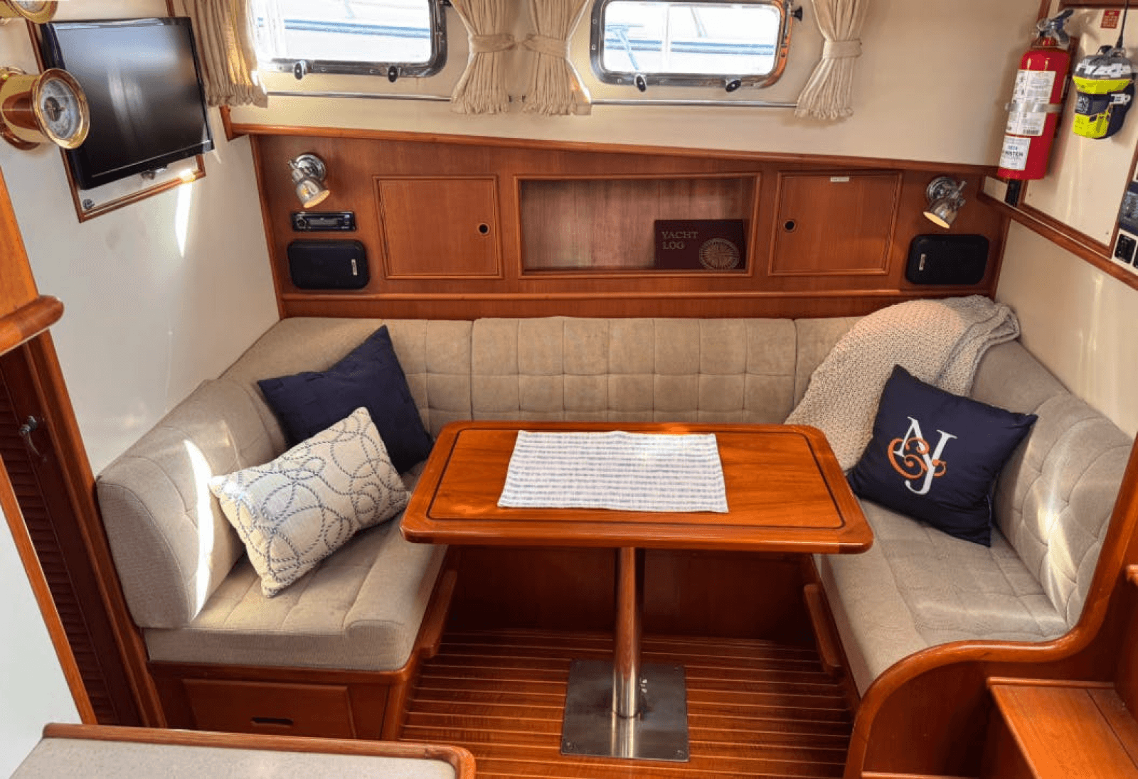 1999 Grand Banks Yachts  - Photo 20